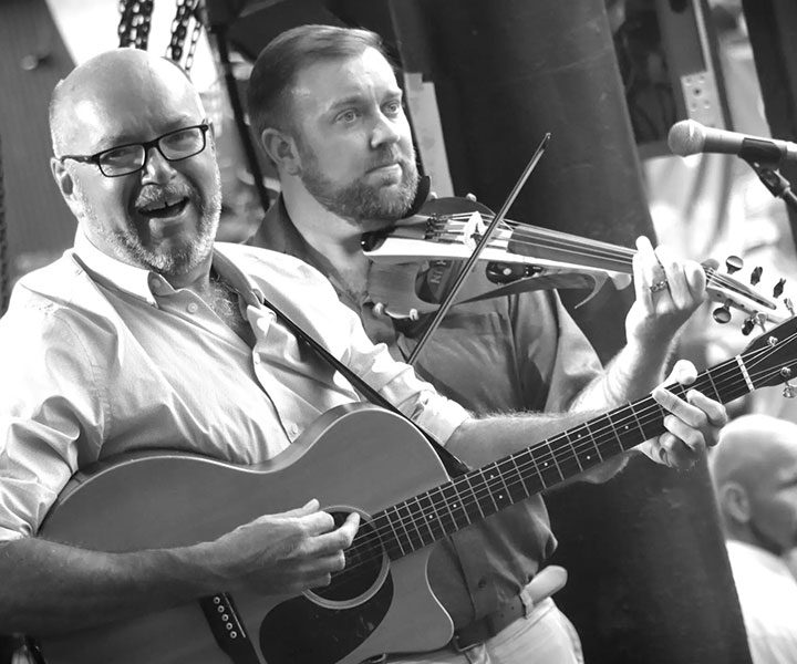 Celebrate the holiday season with The Irish Descendants